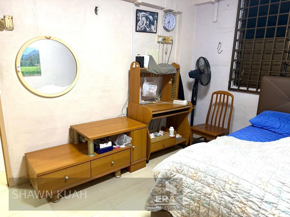 Fully Furnished. Ready to Move In. Mins Walk to Queenstown Mrt