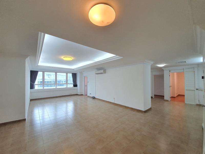 336 River Valley Apartment For Rent, $5,250, 3 Bed 2 Bath 1,561 sqft $3.36 psf