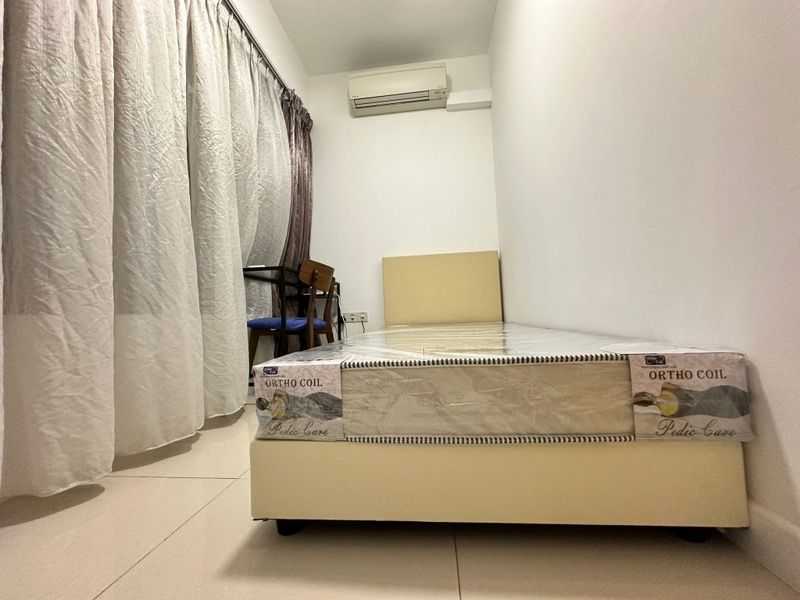 32 Ghim Moh Edge HDB Apartment Room Rental, $1,280, 1 Bed 1 Bath 161 sqft $7.95 psf