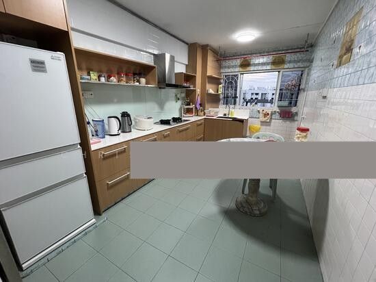 113 Jurong East Street 13 HDB Apartment Room Rental, $900, 1 Bed 1 Bath 225 sqft $4.00 psf