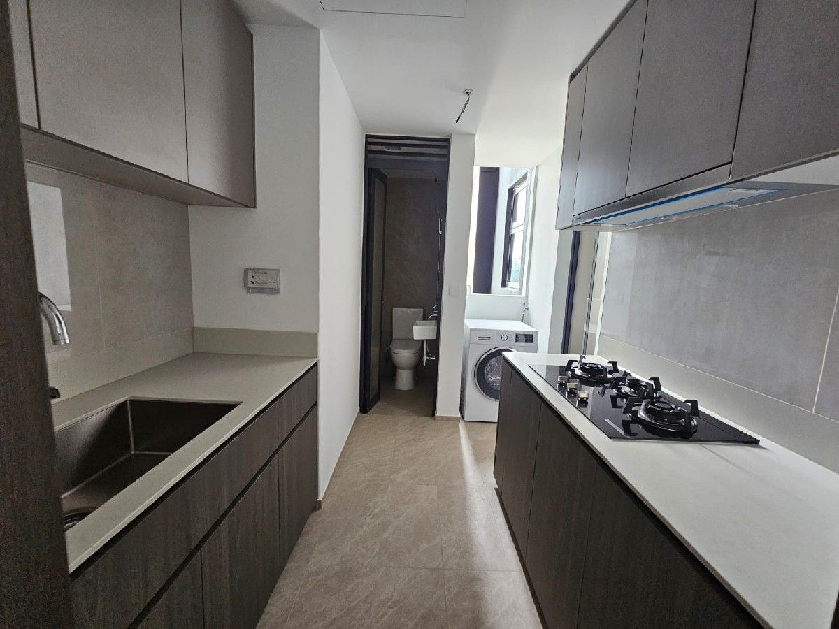 Piccadilly Grand Condominium For Rent, $7,000, 3 Bed 3 Bath 1,098 sqft $6.38 psf