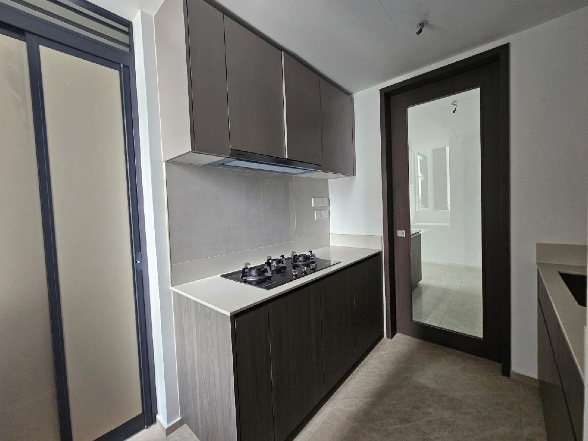Piccadilly Grand Condominium For Rent, $7,000, 3 Bed 3 Bath 1,098 sqft $6.38 psf