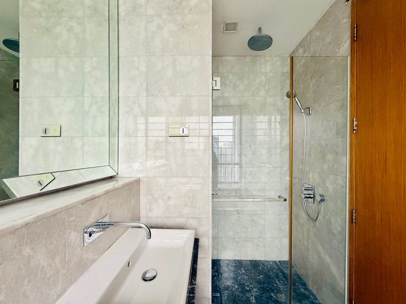 Paterson Suites Condominium For Rent, $11,500, 3 Bed 3 Bath 1,679 sqft $6.85 psf