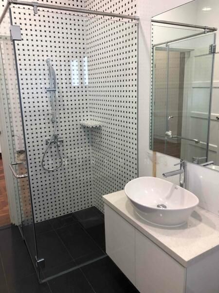 Near MRT! Renovated Kitchen & Bathrooms! Ample Parking Space!