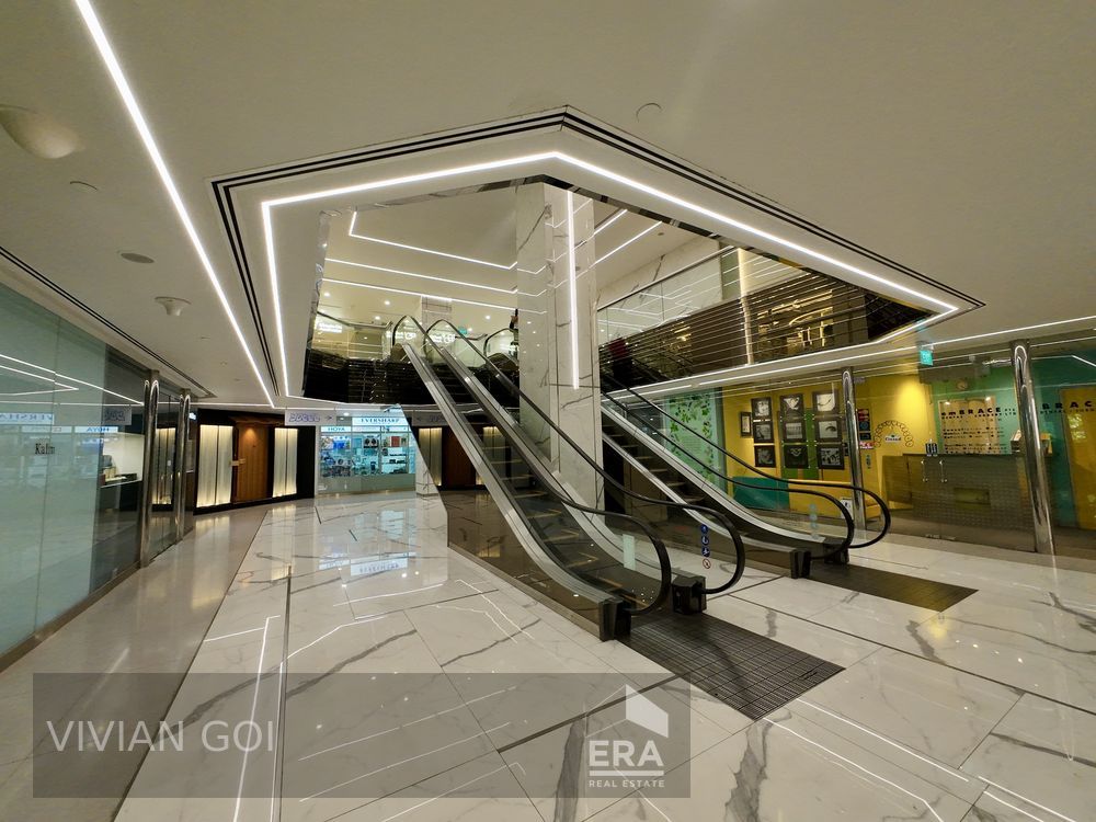 Shop Space at International Building Suit Beauty Trade