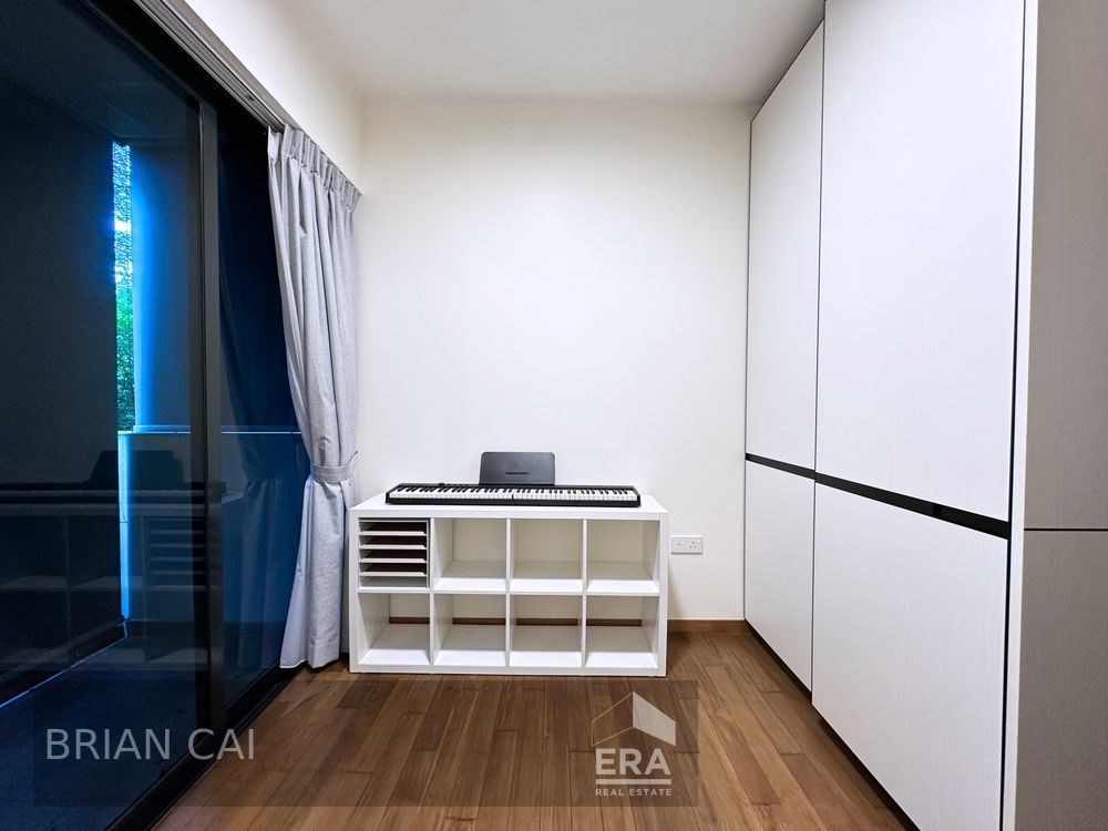 Modern Full Furnished, Prime Location! Immediate Availability!