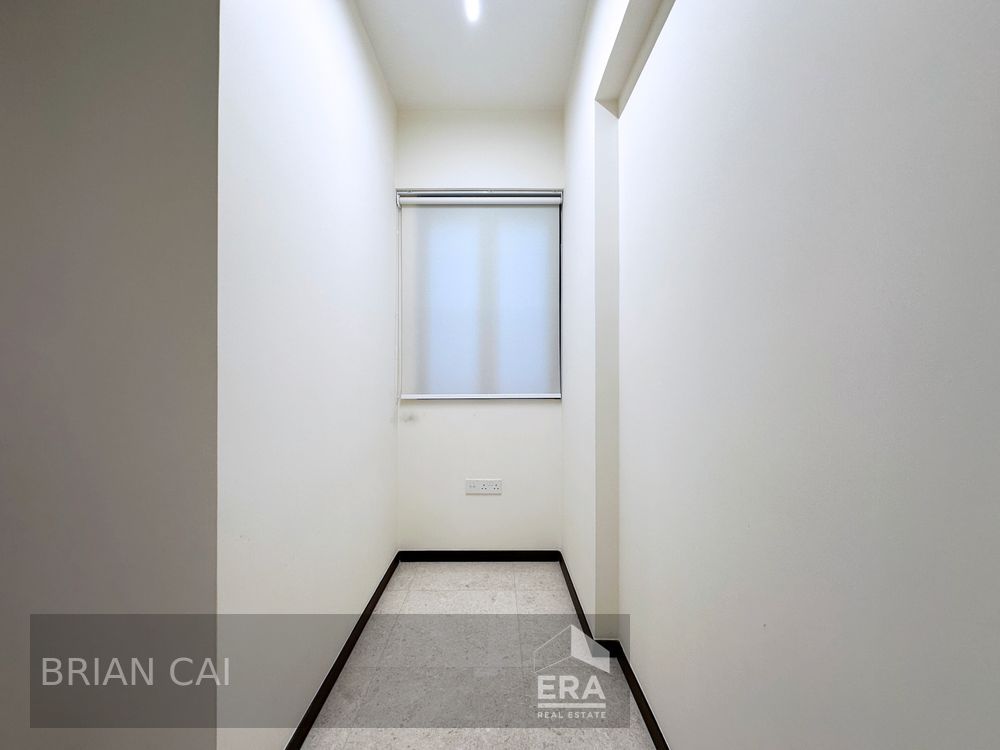 Modern Full Furnished, Prime Location! Immediate Availability!