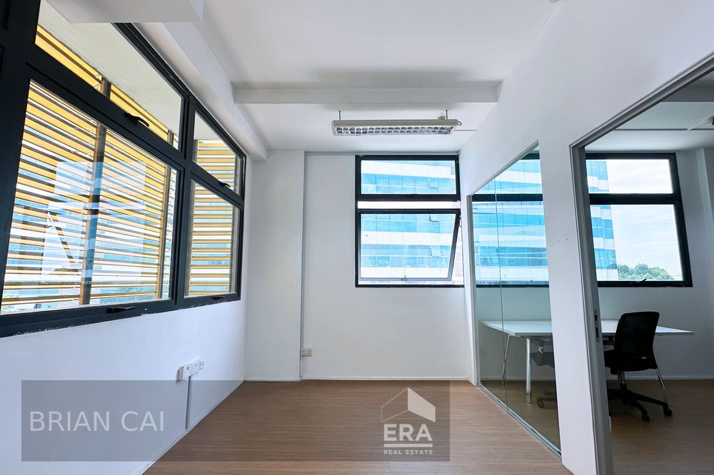 Bright,well Maintain Flexible Space! Ideal for Office, Studio Etc!