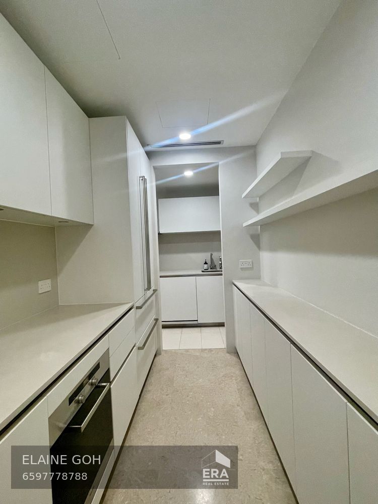 3 Room 3 Bath Reno Kitchen No Road and Pool Noise Off Balcony Seaview!