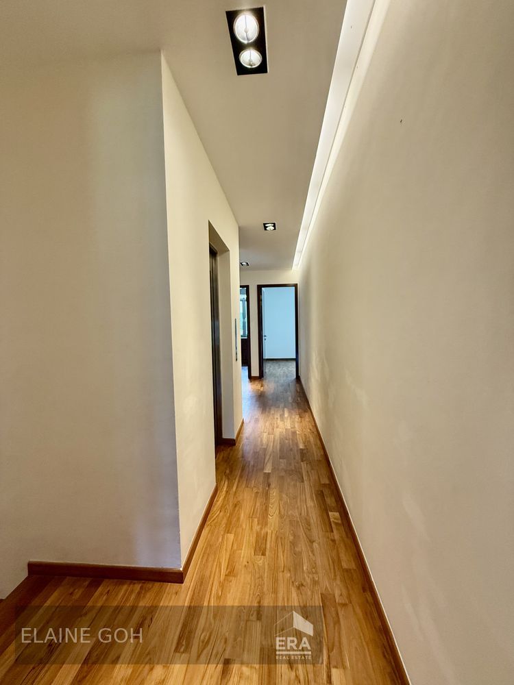 3.5 Storey Semi-d Freehold 4 Rooms Pte Lift & Pool 1 Km Henry Park Pri