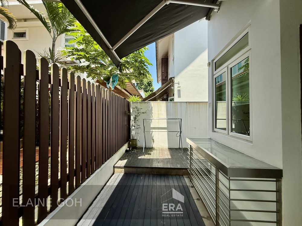 3.5 Storey Semi-d Freehold 4 Rooms Pte Lift & Pool 1 Km Henry Park Pri
