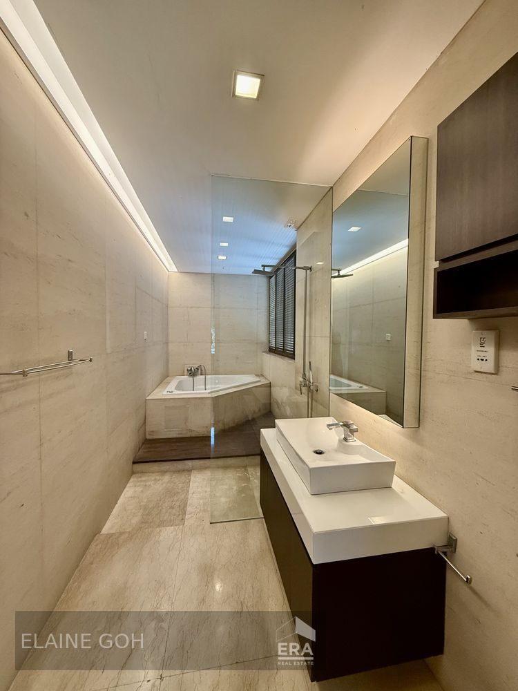 3.5 Storey Semi-d Freehold 4 Rooms Pte Lift & Pool 1 Km Henry Park Pri