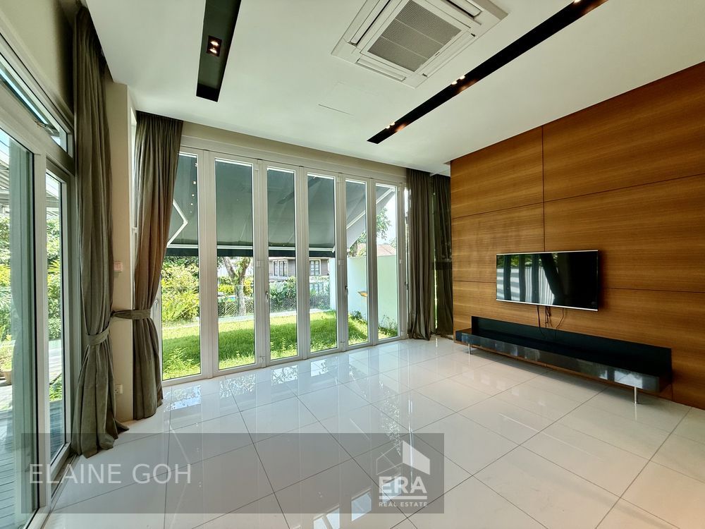 3.5 Storey Semi-d Freehold 4 Rooms Pte Lift & Pool 1 Km Henry Park Pri
