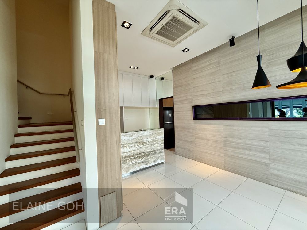 3.5 Storey Semi-d Freehold 4 Rooms Pte Lift & Pool 1 Km Henry Park Pri