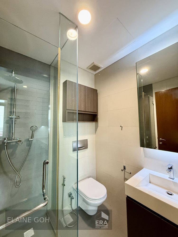 3.5 Storey Semi-d Freehold 4 Rooms Pte Lift & Pool 1 Km Henry Park Pri