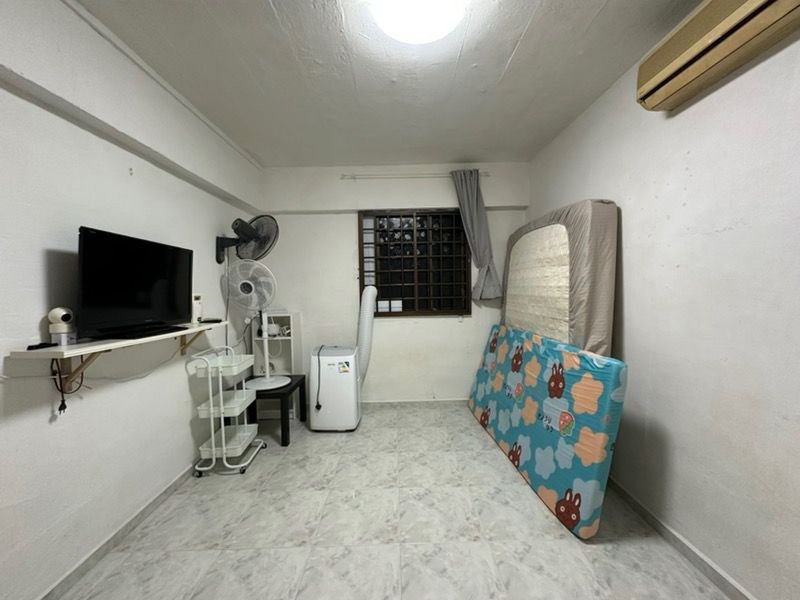 229 Bukit Batok East Avenue 3 HDB Apartment Room Rental, $450, 1 Bed 107 sqft $4.21 psf HDB Apartment | D23 Bukit Batok | Prop-GPT the AI-Powered Property Guru