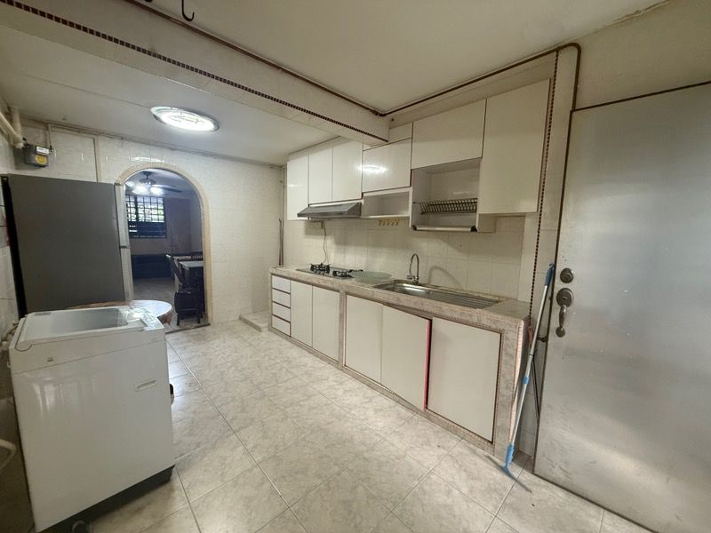 13 Lorong 7 Toa Payoh HDB Apartment For Rent, $2,800, 2 Bed 1 Bath 742 sqft $3.77 psf