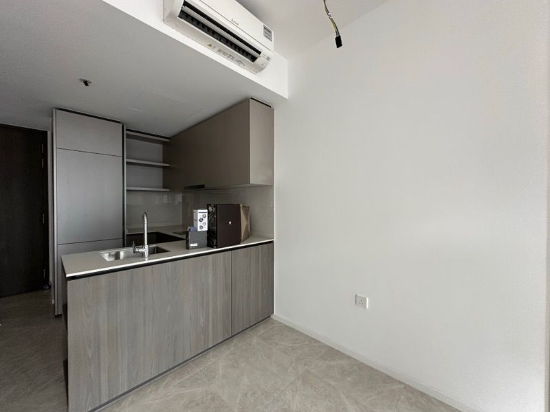 Piccadilly Grand Condominium For Rent, $5,500, 2 Bed 2 Bath 710 sqft $7.75 psf