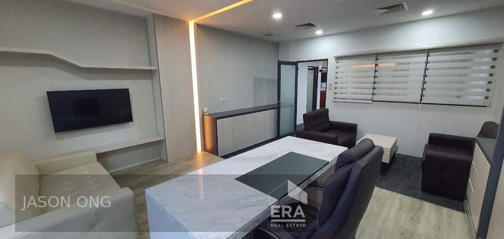 Fully Furnished Corner Unit for Immediate Occupancy