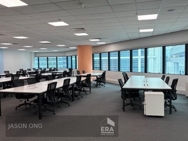 Fitted Corner Office Unit in Heart of Cbd