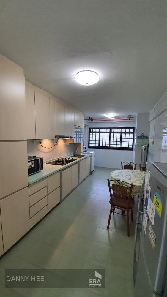 Walking Distance to Bedok Central and Mall