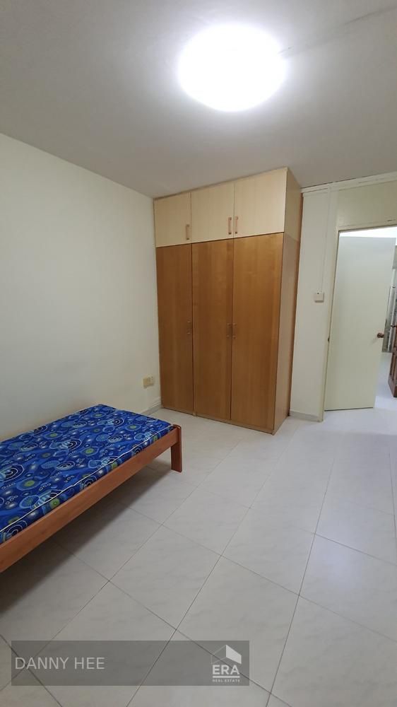 Walking Distance to Bedok Central and Mall