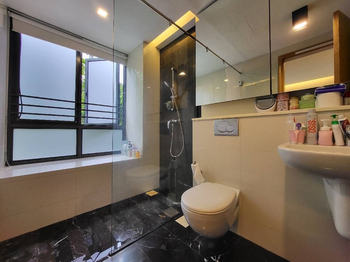 8 @ Woodleigh Condominium For Rent, $6,600, 3 Bed 3 Bath 1,335 sqft $4.94 psf