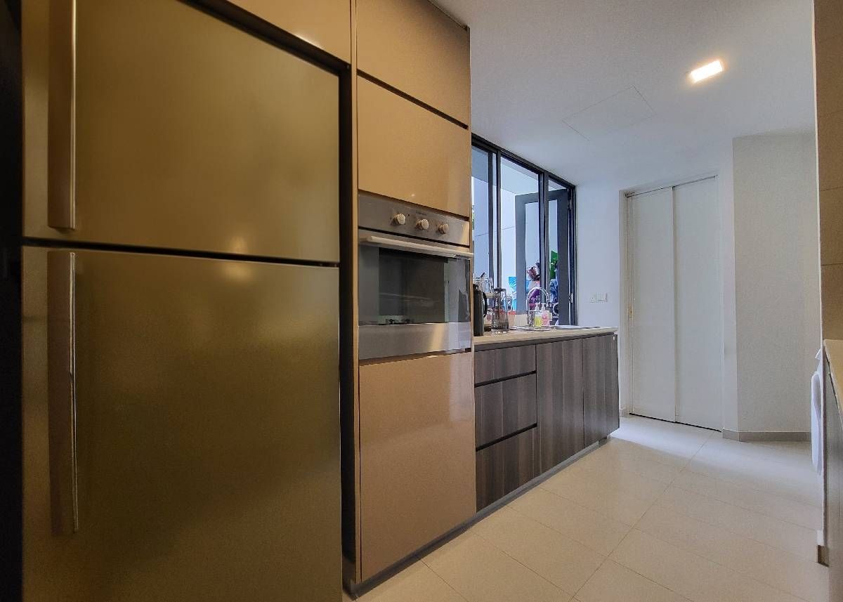 8 @ Woodleigh Condominium For Rent, $6,600, 3 Bed 3 Bath 1,335 sqft $4.94 psf