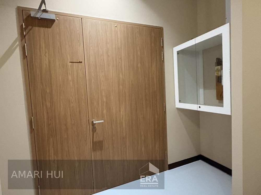 Office for Rent, High Ceiling