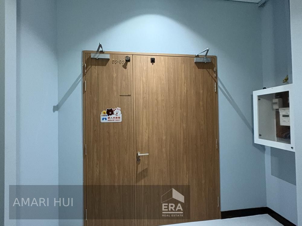 Office for Rent, High Ceiling