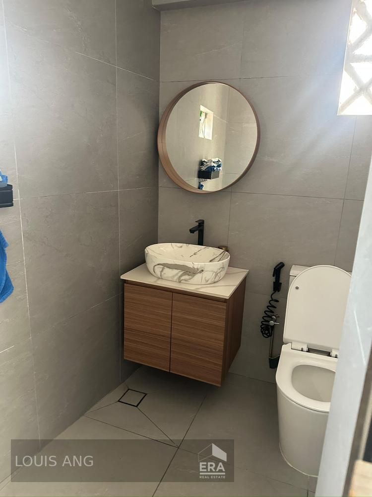 Good for Cooperate Image, Entire Three Storey for Fnb and Office