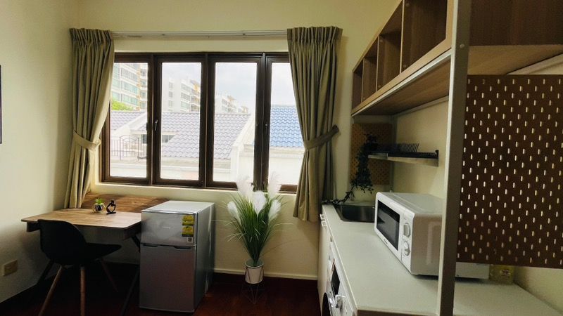 D'Manor Condominium Room Rental, $1,700, 1 Bed 1 Bath 450 sqft $3.78 psf