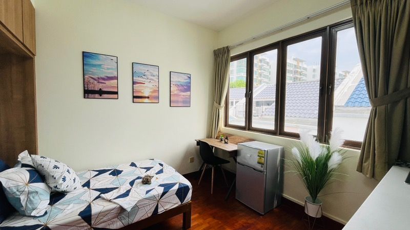 D'Manor Condominium Room Rental, $1,700, 1 Bed 1 Bath 450 sqft $3.78 psf