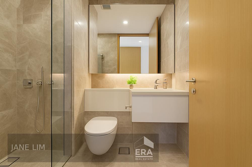 Minutes to Orchard Road, Mrt, Amenities. Overlooking Pool!