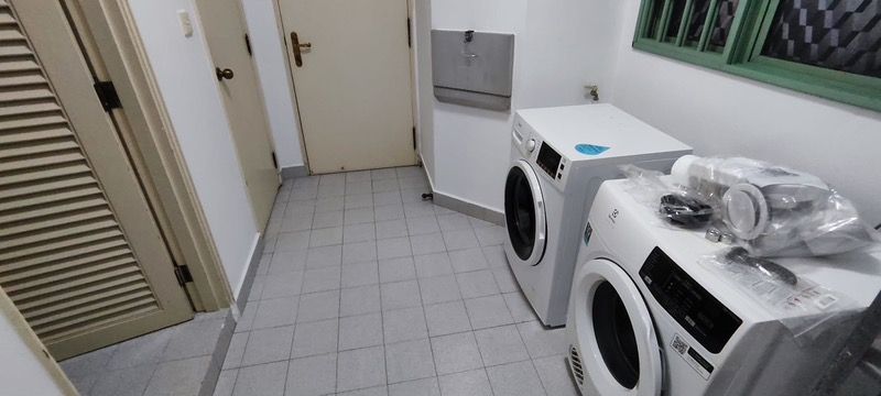 Tiara Apartment Room Rental, $1,400, 1 Bed 1 Bath 100 sqft $14.00 psf