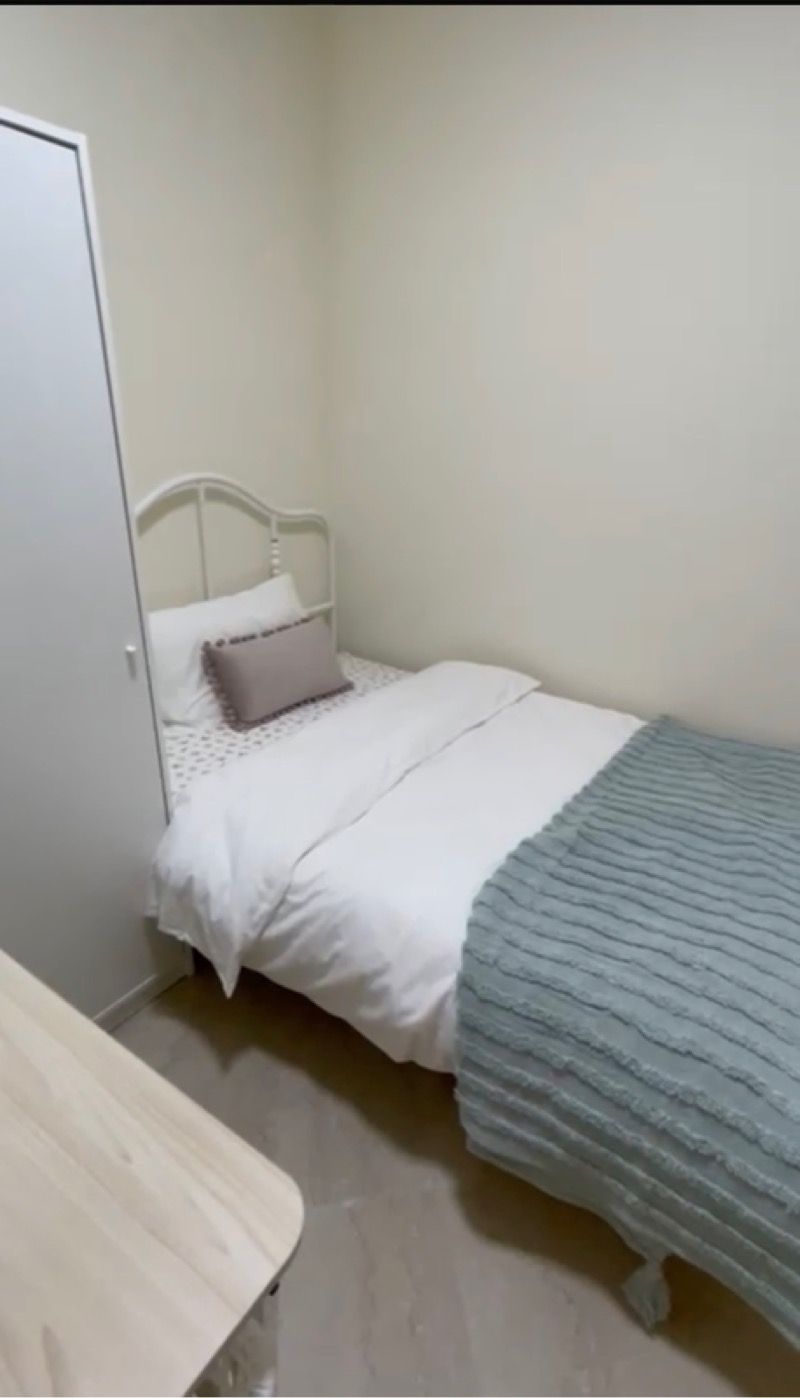 Emerald Garden Condominium Room Rental, $1,349, 1 Bed 1 Bath 120 sqft $11.24 psf