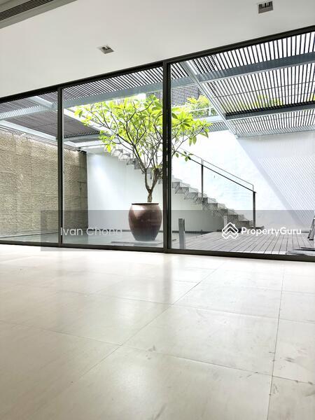 Detached for Rent, Modern Villa with 6 bedrooms, infinity pool, jacuzzis and private berth, SGD 33,000 | 99-year Leasehold