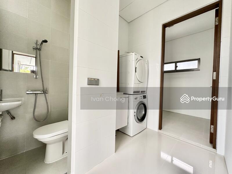 Detached for Rent, Modern Villa with 6 bedrooms, infinity pool, jacuzzis and private berth, SGD 33,000 | 99-year Leasehold