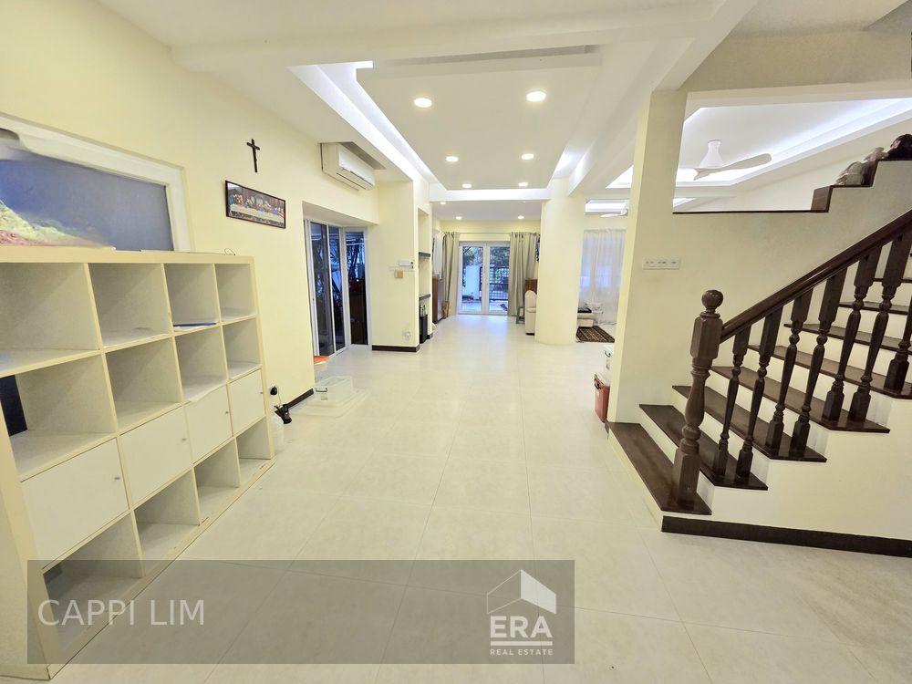 Prop-GPT: Semi-Detached: D15  Jalan Seaview For Rent