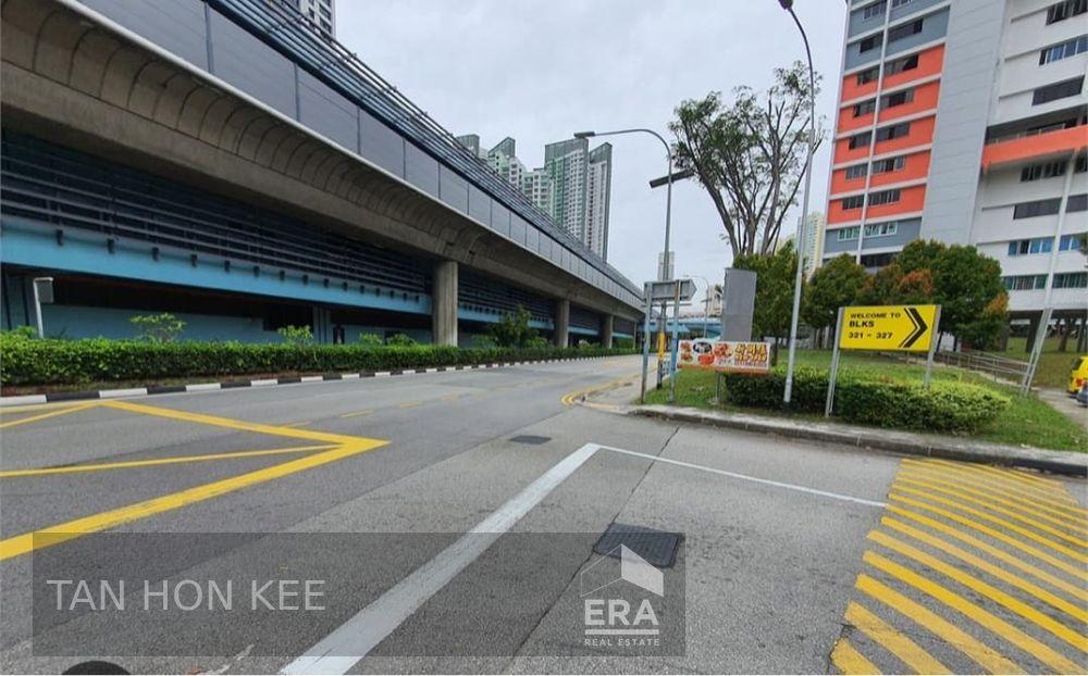 Prop-GPT: Shop Space (Mall):   Clementi Avenue 5 325 Clementi Avenue 5 For Rent