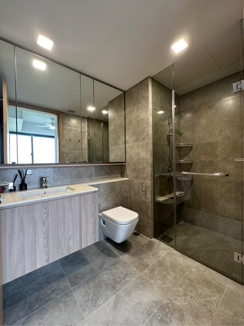 Condominium for Rent, Twin VEW Condominium For Rent, $4,200, 2 Bed 2 Bath 743 sqft $5.65 psf, SGD 4,200 | 99-year Leasehold