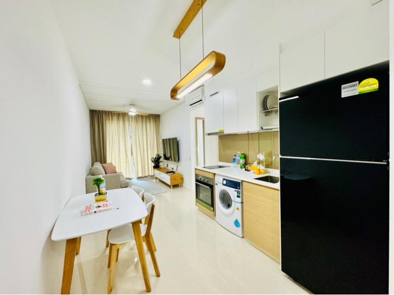 Condominium for Rent, Treasure at Tampines Condominium For Rent, $3,300, 2 Bed 1 Bath 581 sqft $5.68 psf, SGD 3,300