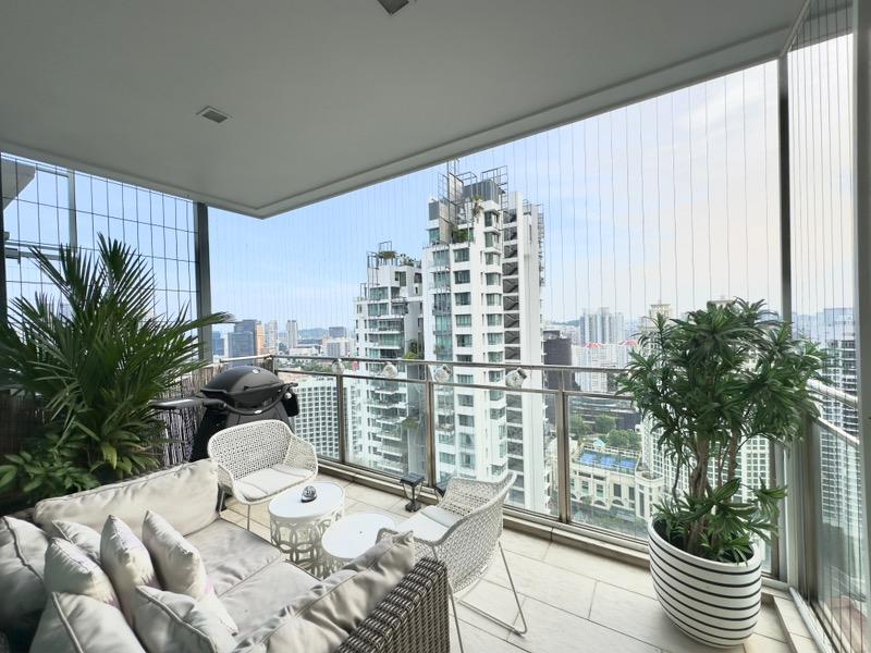Prop-GPT: Condominium: D09  Rivergate