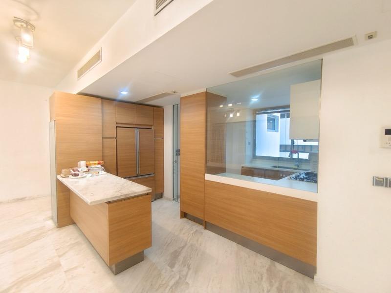 Condominium for Rent, Suites @ Cairnhill Condominium For Rent, $10,000, 4 Bed 4 Bath 1,830 sqft $5.46 psf, SGD 10,000 | Freehold