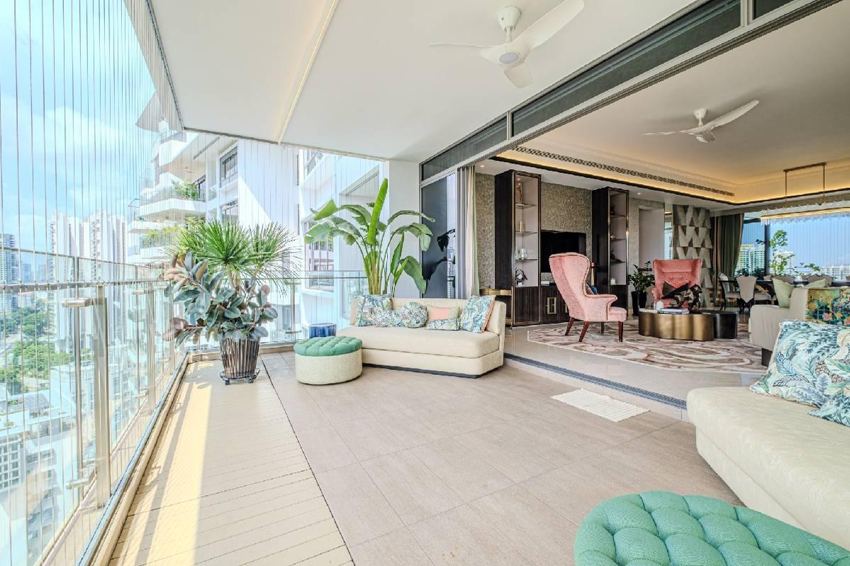 Prop-GPT: Condominium: D10  Latitude
