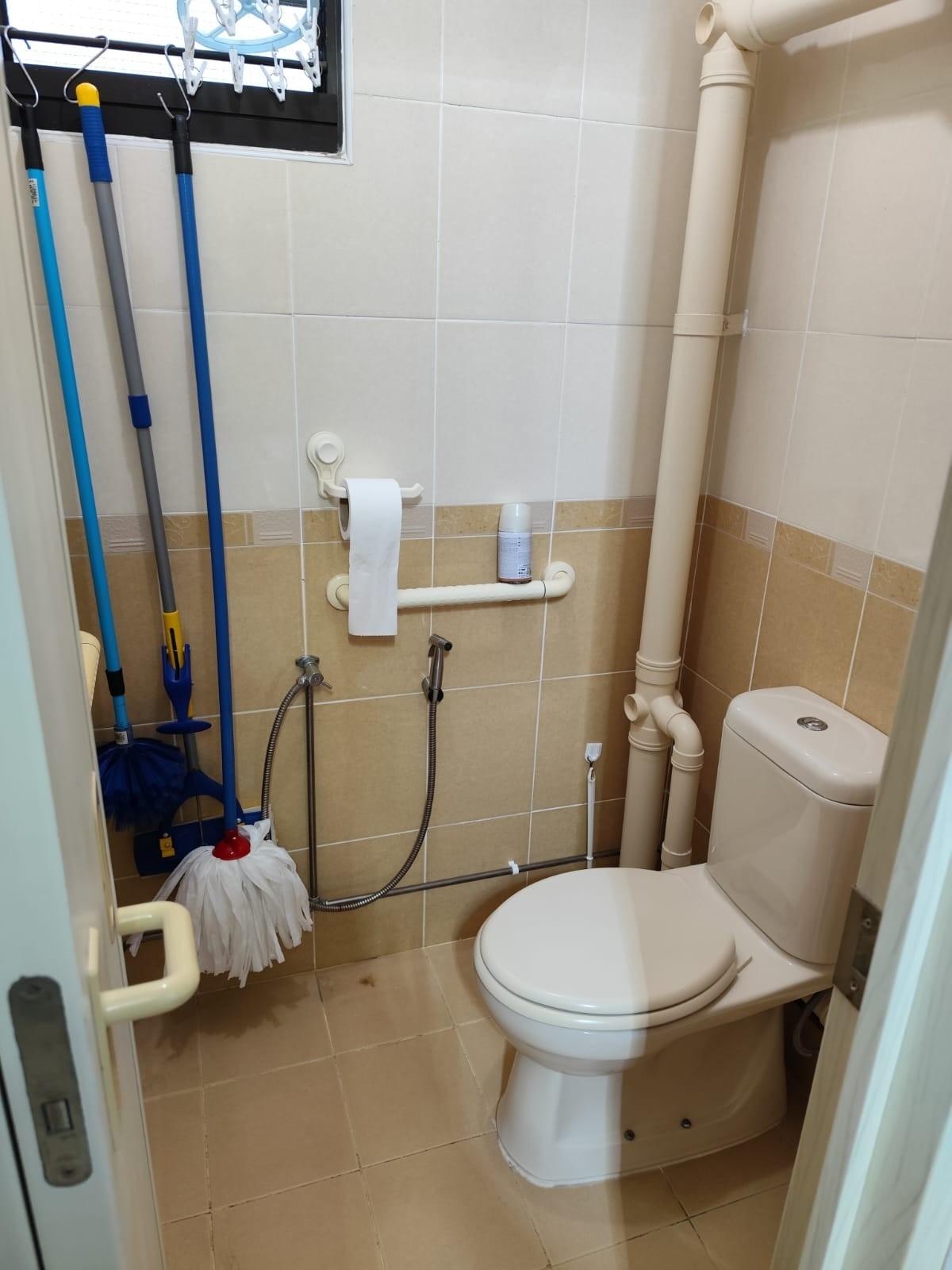 HDB Apartment for Rent, 131 Marsiling Rise HDB Apartment Room Rental, $900, 1 Bed 1 Bath 646 sqft $1.39 psf, SGD 900 | 99-year Leasehold