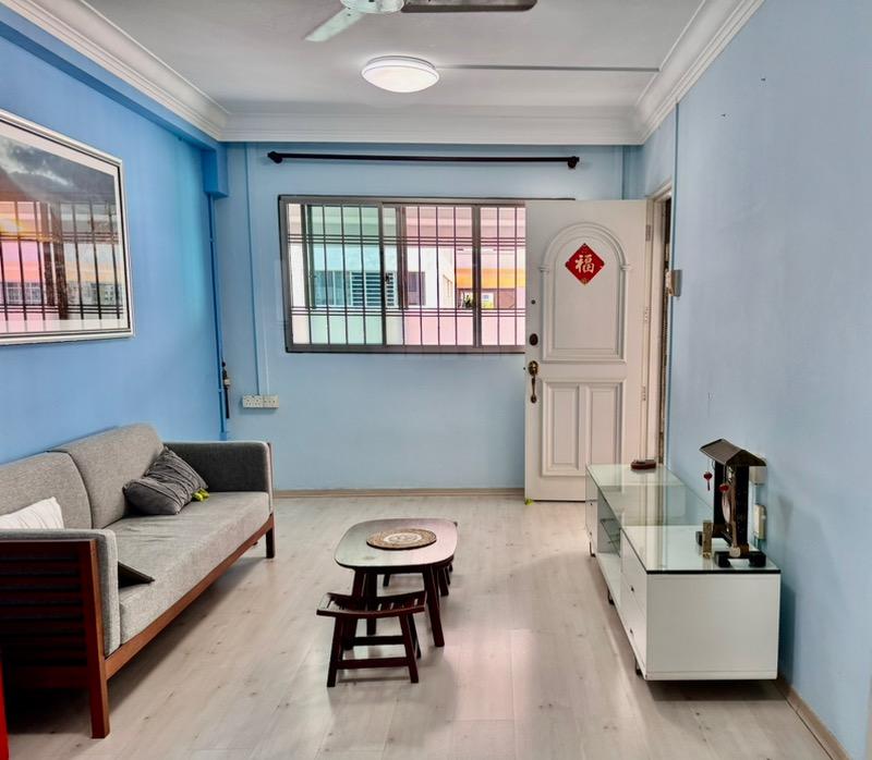 Prop-GPT: HDB Apartment: D27 Yishun 825 Yishun Street 81