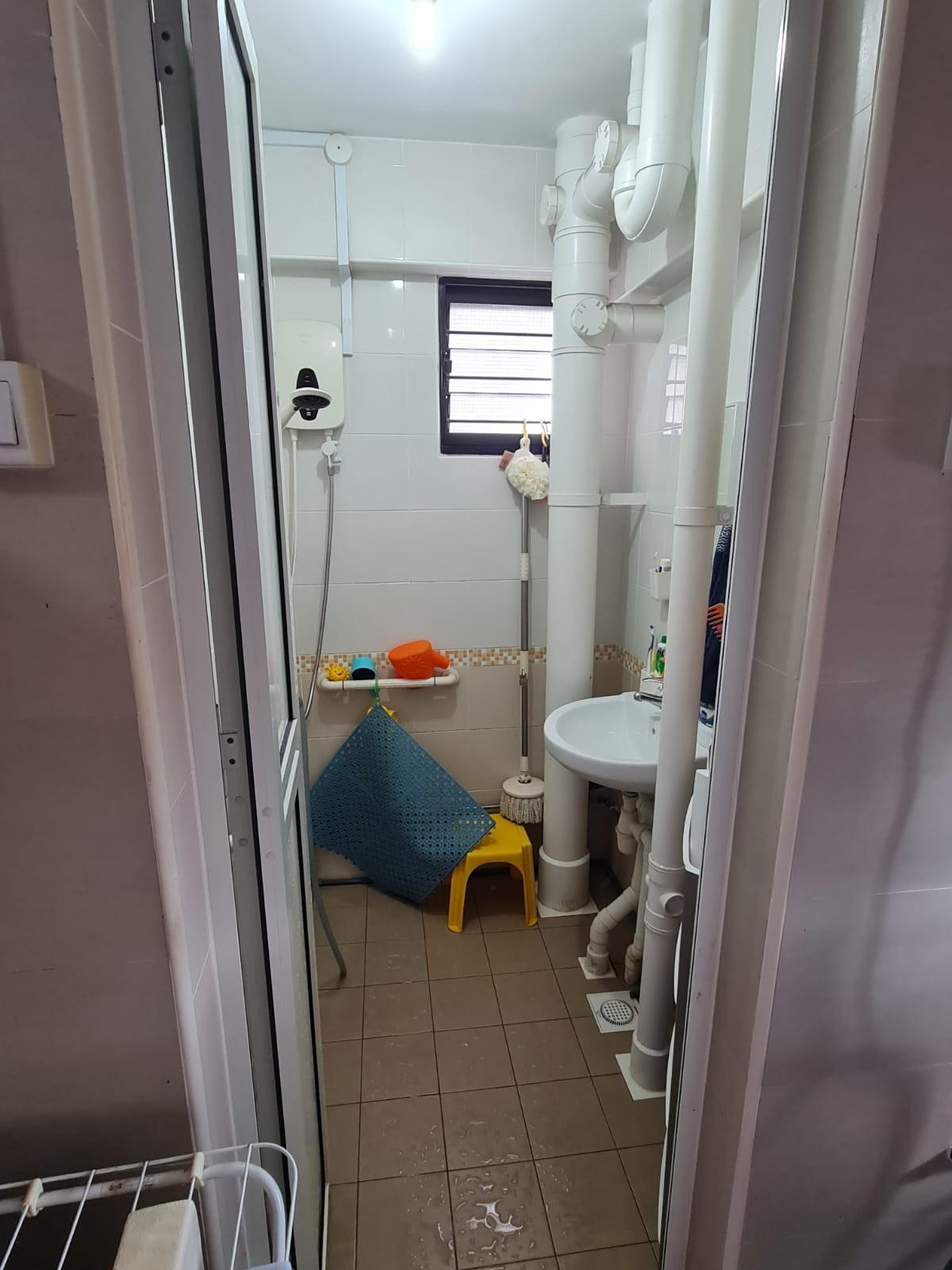 HDB Apartment for Rent, 271 Queen Street HDB Apartment For Rent, $3,999, 2 Bed 1 Bath 657 sqft $6.09 psf, SGD 3,999 | 99-year Leasehold