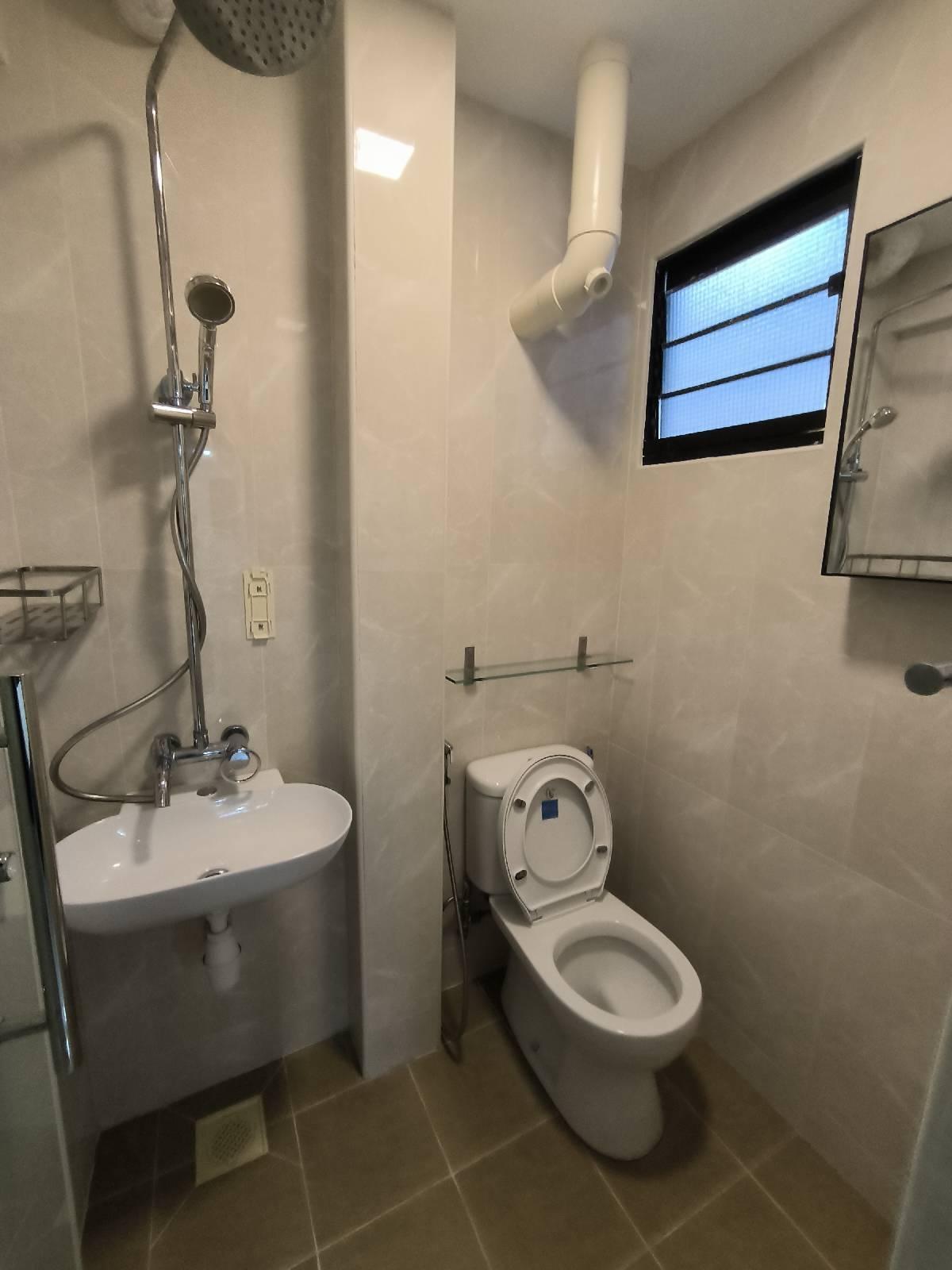 HDB Apartment for Rent, 130 Ang Mo Kio Avenue 3 HDB Apartment For Rent, $3,200, 2 Bed 2 Bath 786 sqft $4.07 psf, SGD 3,200 | 99-year Leasehold