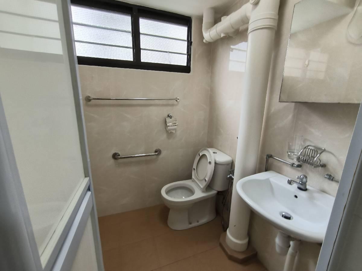 HDB Apartment for Rent, 130 Ang Mo Kio Avenue 3 HDB Apartment For Rent, $3,200, 2 Bed 2 Bath 786 sqft $4.07 psf, SGD 3,200 | 99-year Leasehold